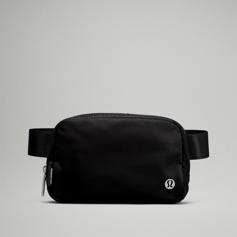 Lululemon Everywhere Belt Bag NWT